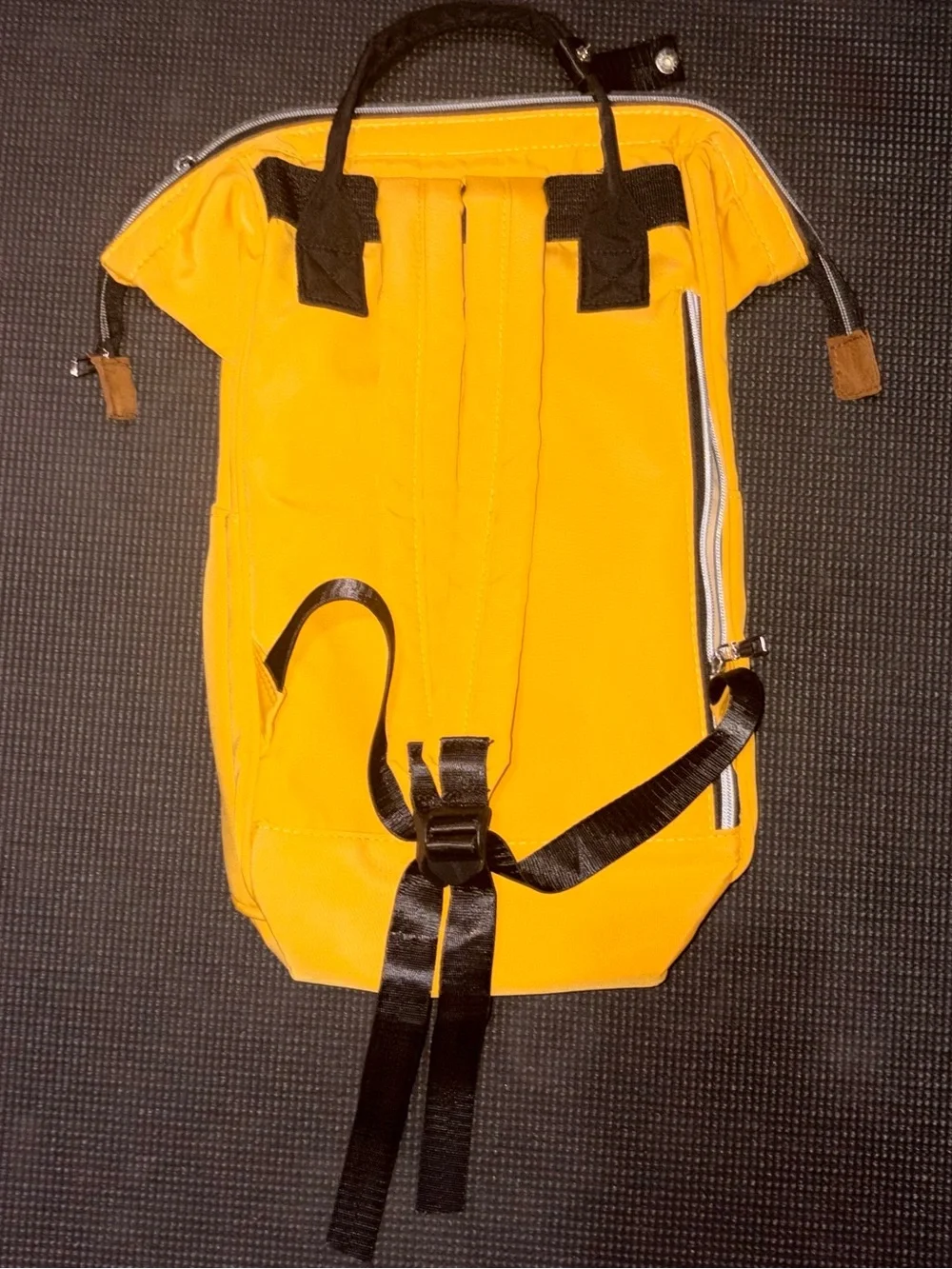 Yellow Winnie-Themed 'Hunny' Backpack for Children